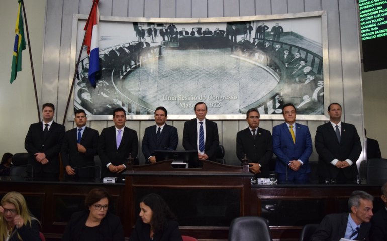 Mesa Diretora do 2º biênio tem novos dirigentes