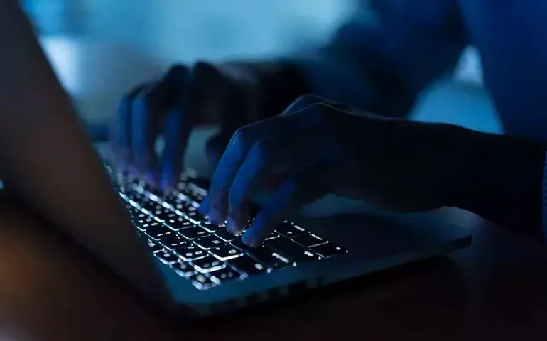 Microsoft diz que rivais dos EUA estão usando IA generativa para montar ataques cibernéticos