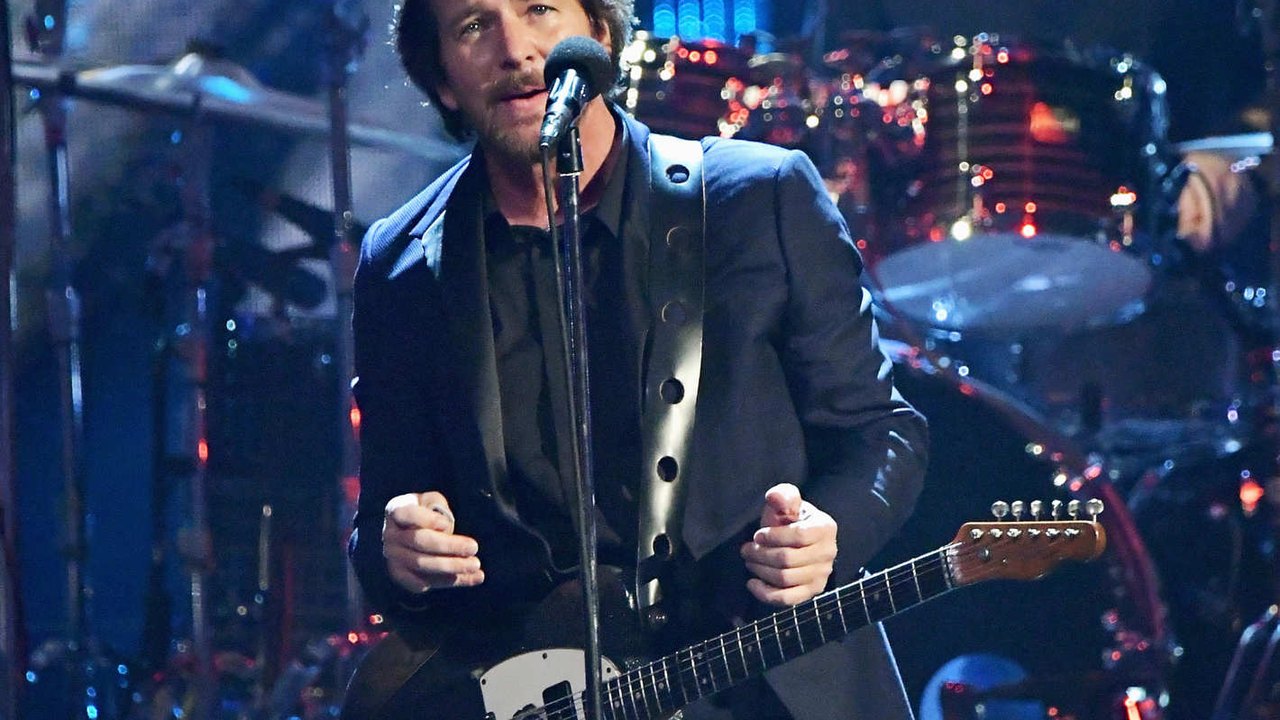 Pearl Jam volta a fazer shows e traz o guitarrista Josh Klinghoffer