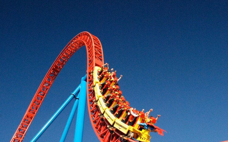 Homem morre após andar em montanha-russa de parque de diversões inaugurado este ano nos EUA