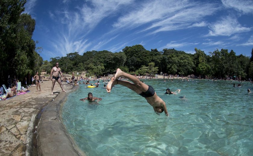 Piscina de água mineral reabre a público de Brasília nesta terça-feira