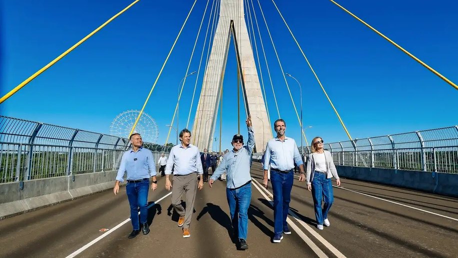 Lula inaugura ponte em Foz do Iguaçu e critica quem constrói “muros”