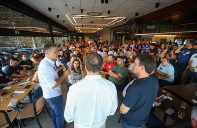 Renan Filho garante diálogo com empresários e lança projetos de infraestrutura para o Agreste