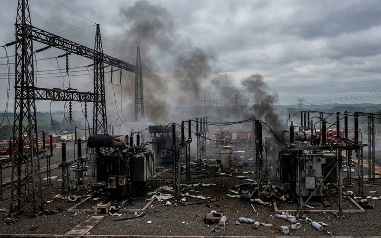 Incêndio em subestação no Paraná causa apagão em várias regiões: entenda como um problema local pode afetar várias localidades