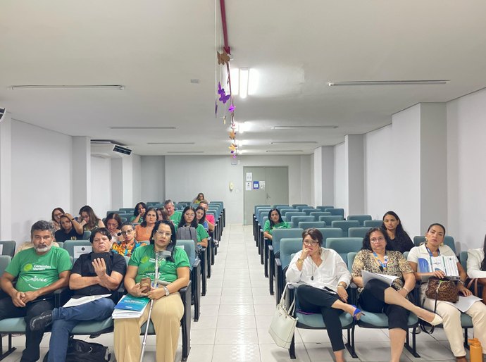 Profissionais de saúde debatem rede de apoio a pacientes com neuromielite óptica