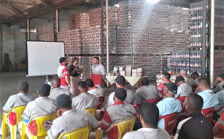 Saúde promove ação educativa sobre ISTs para trabalhadores do Distrito Industrial