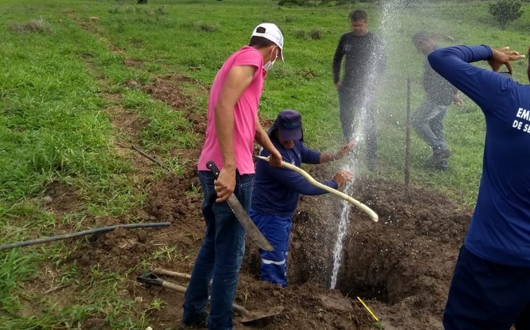 Operação da Casal flagra furto de água para irrigar bananeiras entre Quebrangulo e Palmeira dos Índios