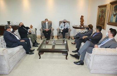 Magistrados prestigiam desembargador Klever Loureiro, governador em exercício