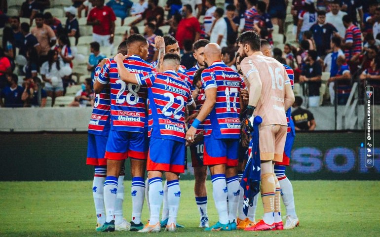 Fortaleza suporta a pressão e mesmo perdendo do Ceará, avança na Copa do Brasil