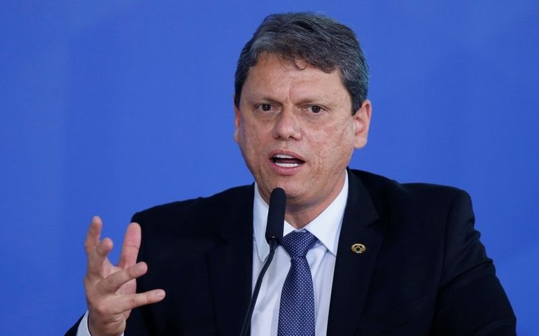 Tarcísio cita ‘mudança sem ruptura’ e defende aumento do próprio salário