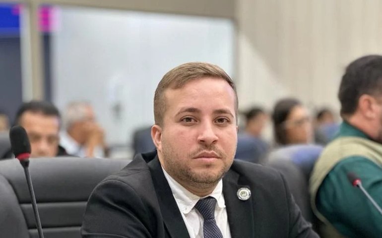 Câmara Municipal vai investigar ataques homofóbicos contra vereador de Maceió