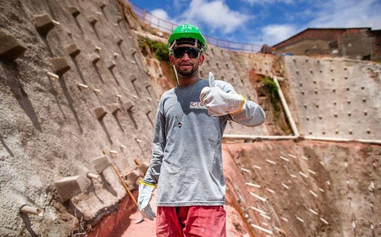 Pavimentação, parques e contenção de encostas: Benedito Bentes é contemplado com ações de Infraestrutura