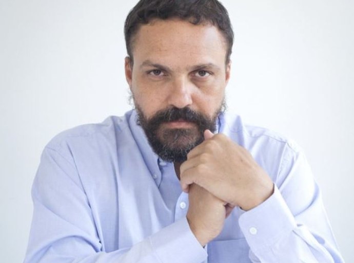 Sesc abre inscrições para o curso a Construção da Narrativa de Ficção escritor Paulo Scott