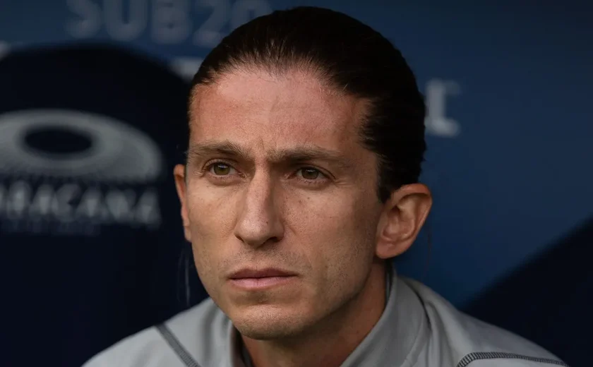 Flamengo desmente rumores sobre saída de Filipe Luís e critica divulgação de “informações inverídicas”