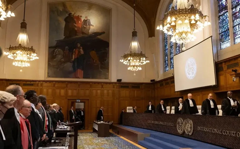 Em Haia, Israel rebate acusação de genocídio contra palestinos e exibe vídeos de violência do Hamas