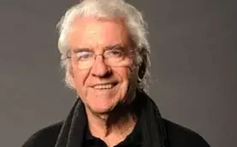 Juca de Oliveira é internado na UTI cardíaca em São Paulo; quadro é delicado