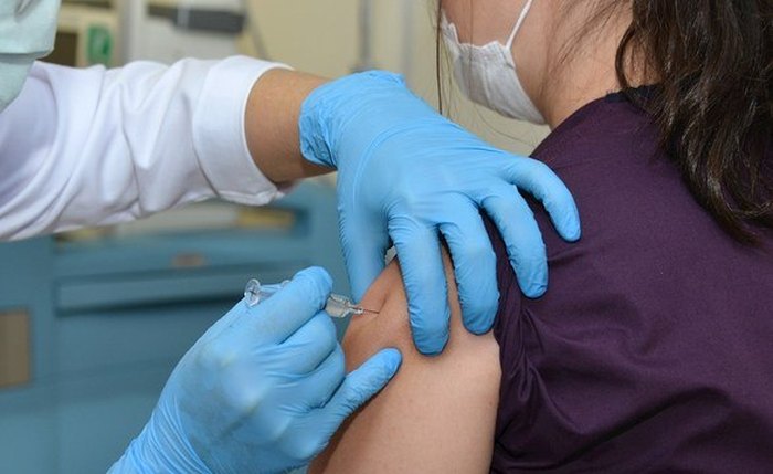 Vacinação em massa é cogitada para janeiro de 2020