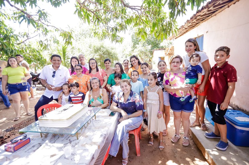 Prefeitura de Palmeira entrega casa nova e mobiliada a idoso vítima das chuvas