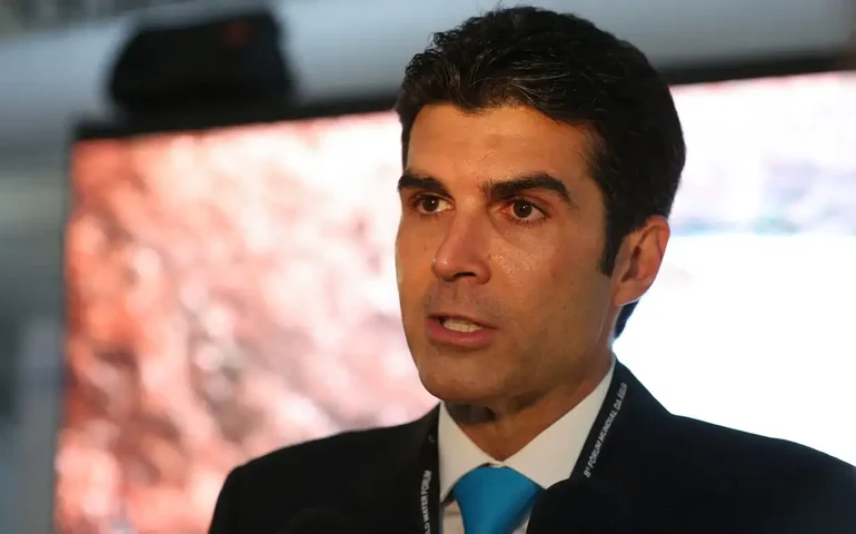 Helder: se seguir neste modelo fiscal, governo estará com prazo de validade de poucos meses