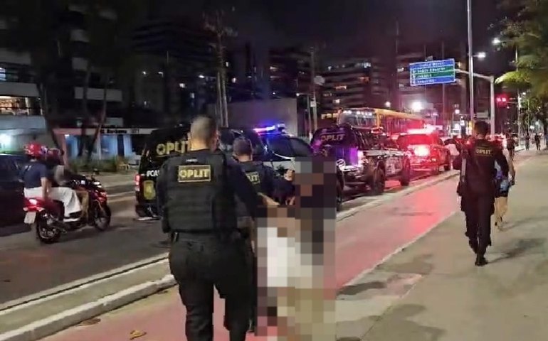 Polícia Civil prende três suspeitos de tráfico de drogas na praia de Ponta Verde