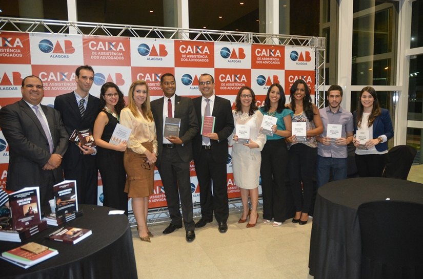 Noite de Lançamentos de Livros da ESA reúne advogados na sede da OAB/AL