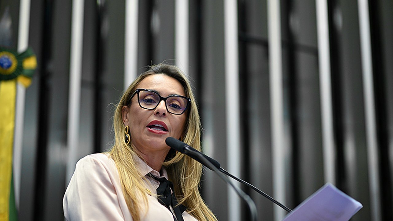 Roberta Acioly cobra medidas para reduzir custo das passagens aéreas em Roraima