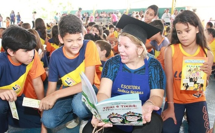 Festival do livro infantojuvenil atrai estudantes de Palmeira dos Índios