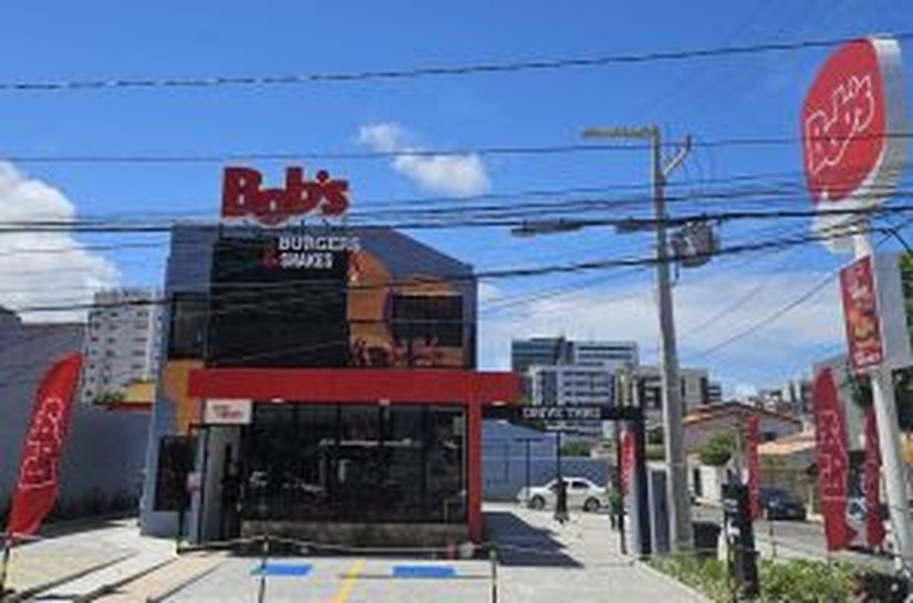 Bob's anuncia sua primeira loja com drive-thru em Maceió (AL)