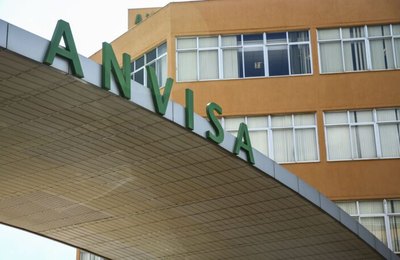 Anvisa proíbe comercialização de medicamentos e complemento alimentar