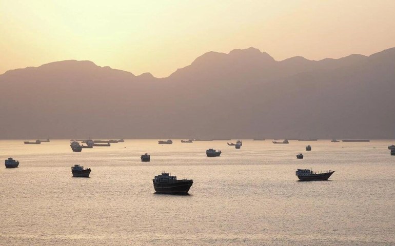 Custo do transporte marítimo dispara quase 400% devido à guerra no Irã
