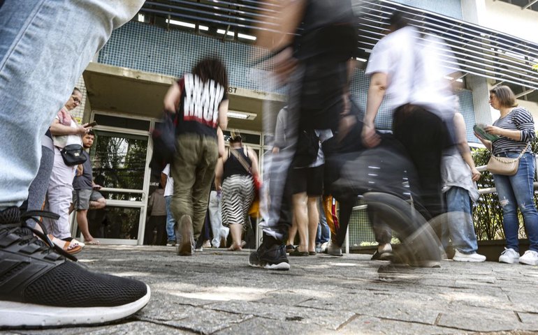 Entenda como é calculada a nota das provas objetivas do Enem 2025