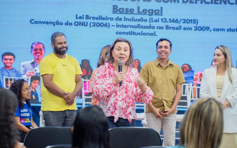 Governo de Alagoas promove letramento inclusivo com atividades para PcDs e cartilha anticapacitista