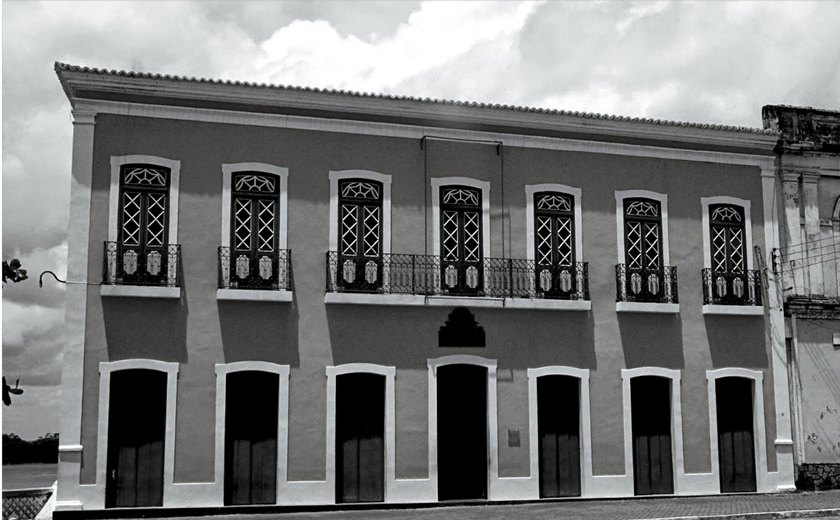 Biblioteca Pública Estadual Graciliano Ramos recebe exposição que une arte, poesia e patrimônio cultural alagoano