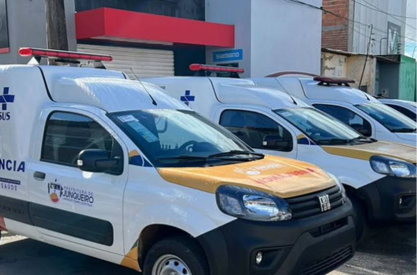 Com emenda do deputado Fernando Pereira, Junqueiro recebe ambulâncias no dia da emancipação