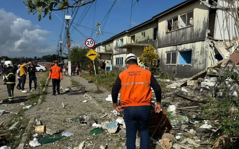 Três pessoas morrem em explosão de prédio em Maceió
