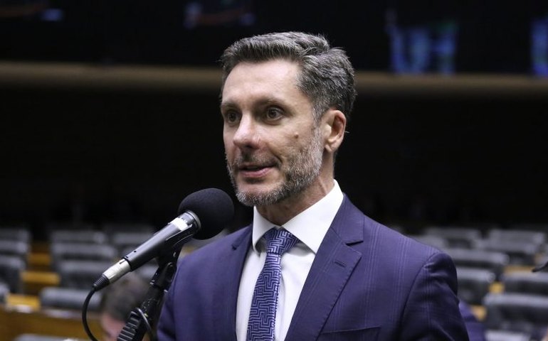 Proposta permite a manutenção de ex-cônjuge em plano de saúde