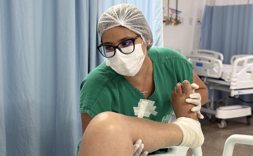 Alagoano vítima de AVC é beneficiado por reabilitação precoce no HGE e já faz até caminhadas