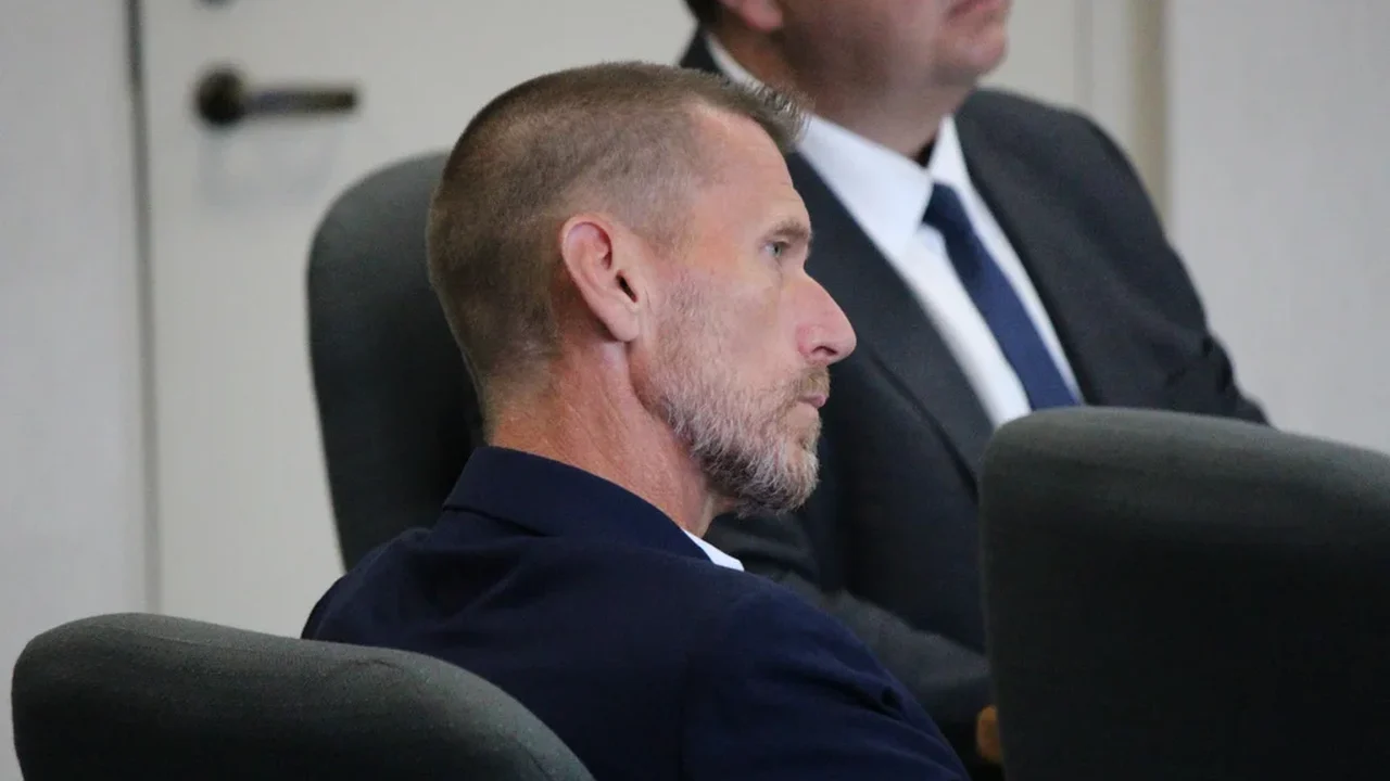 Júri condena homem de Vermont por tentativa de homicídio após atirar em três estudantes palestinos.