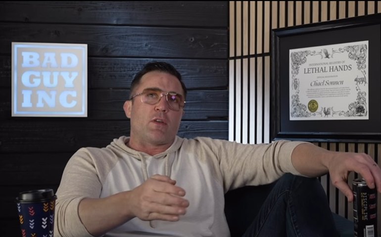 Acusado de lavagem de dinheiro a carinhoso com os fãs: quem é Chael Sonnen, adversário de Anderson Silva em luta no Brasil 