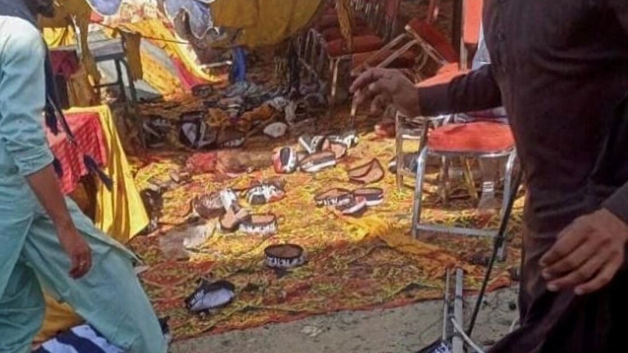 Atentado a bomba deixa 16 mortos em comício político no Paquistão