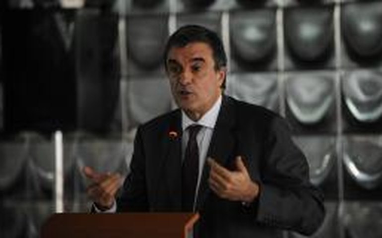 Cardozo diz que vai prestar esclarecimentos à Comissão de Ética da Presidência