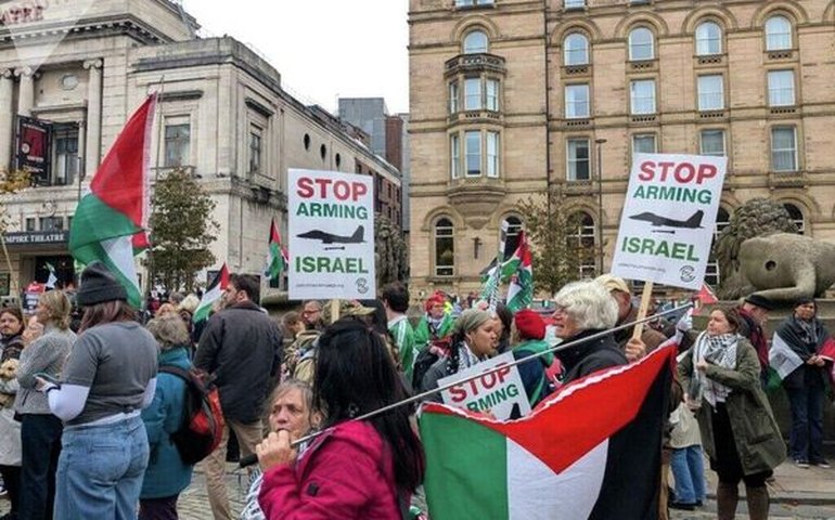Milhares protestam em Liverpool contra conferência do Partido Trabalhista e em apoio à Palestina