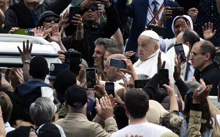 'Obrigado por me levar para praça', disse Papa a enfermeiro