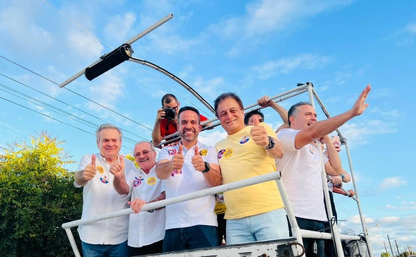 Galba Novaes participa de carreata em Taquarana e reafirma compromisso com município