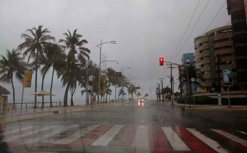 Defesa Civil emite alerta de fortes chuvas para Maceió e outras regiões do Estado