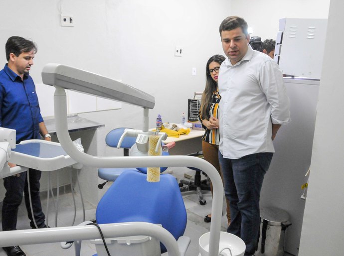 Prefeito em exercício vistoria obras na unidade de saúde no Bom Parto