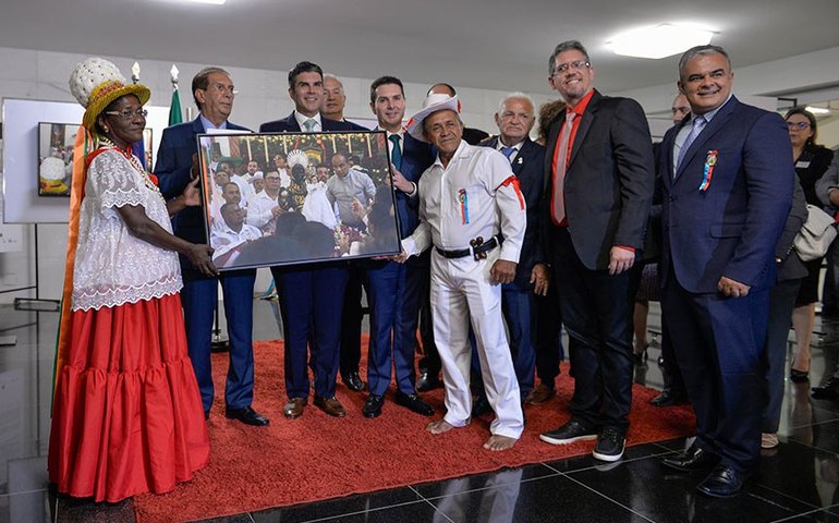 Senado tem exposição de fotos sobre festa religiosa do Pará