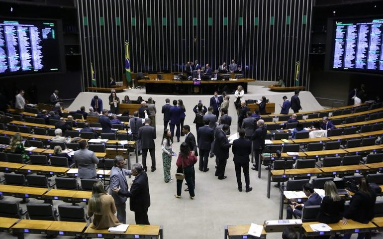 Câmara aprova em urgência de projeto que corta benefícios fiscais em 10%