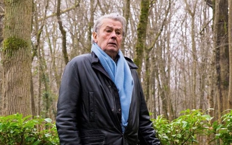 Crise na família de Alain Delon não está relacionada à herança, diz filho