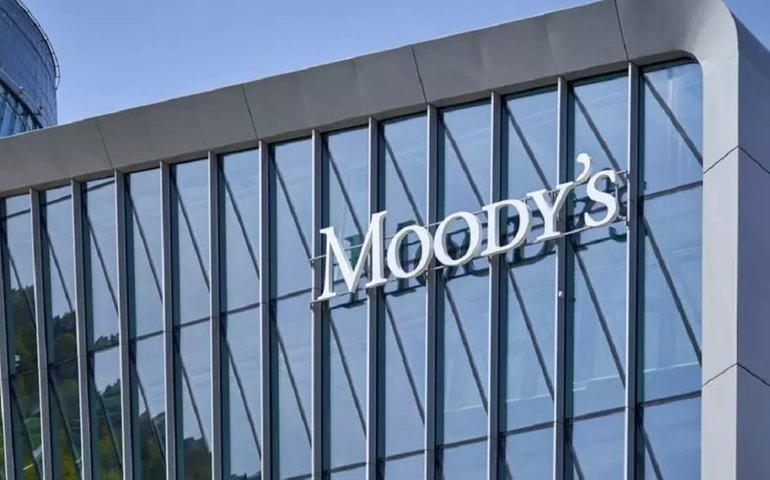 Moody's corta ratings de dez bancos regionais dos EUA e anuncia revisão de seis outros